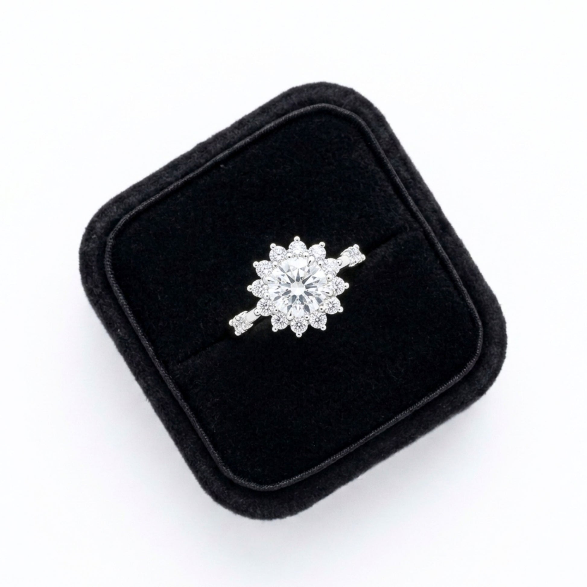 Alureo Crystal Royale Ring