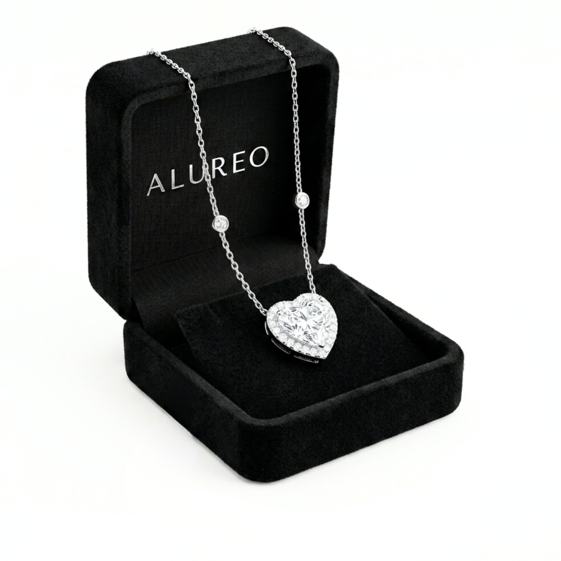 Alureo Crystal Halo Necklace