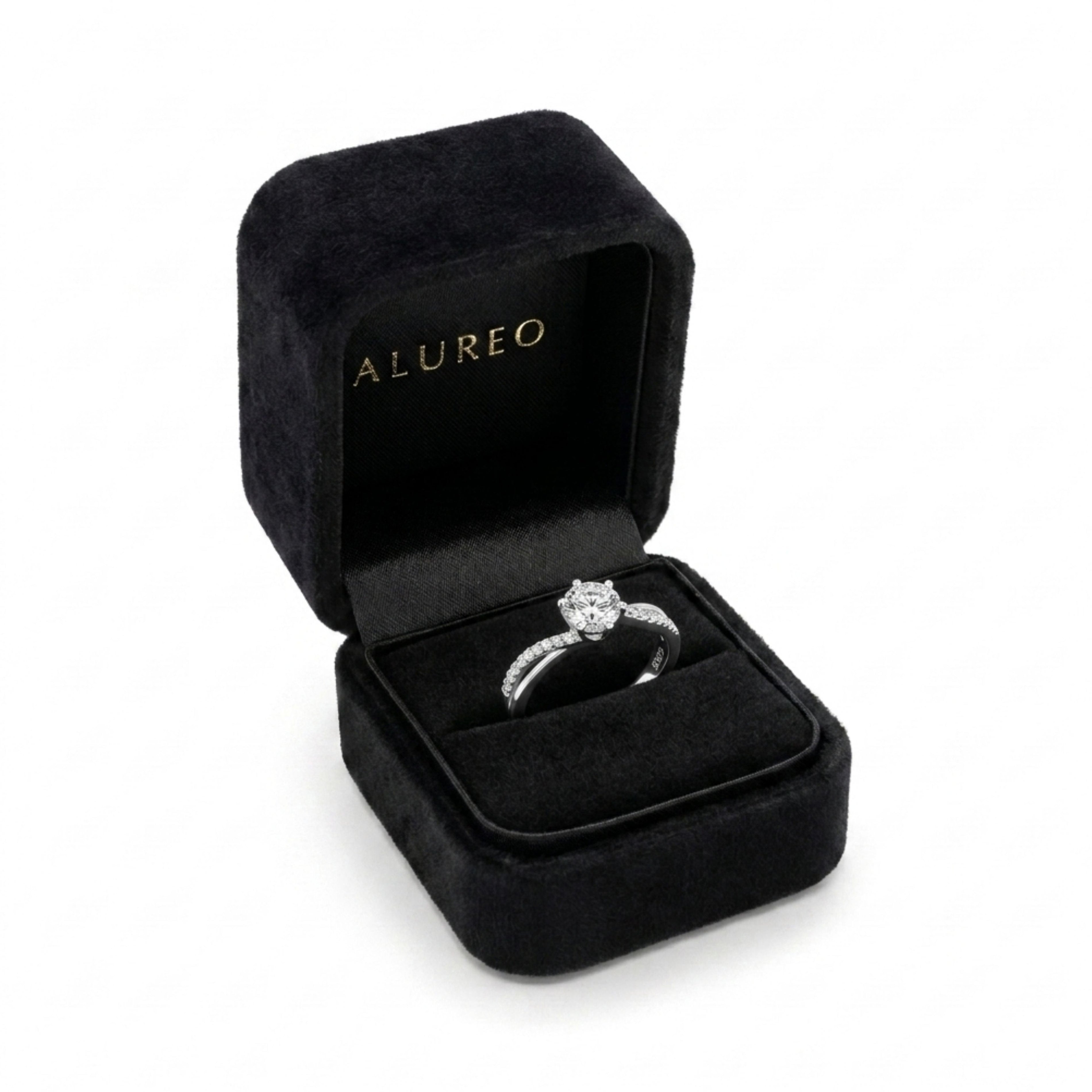 Alureo Crystal Braid Ring