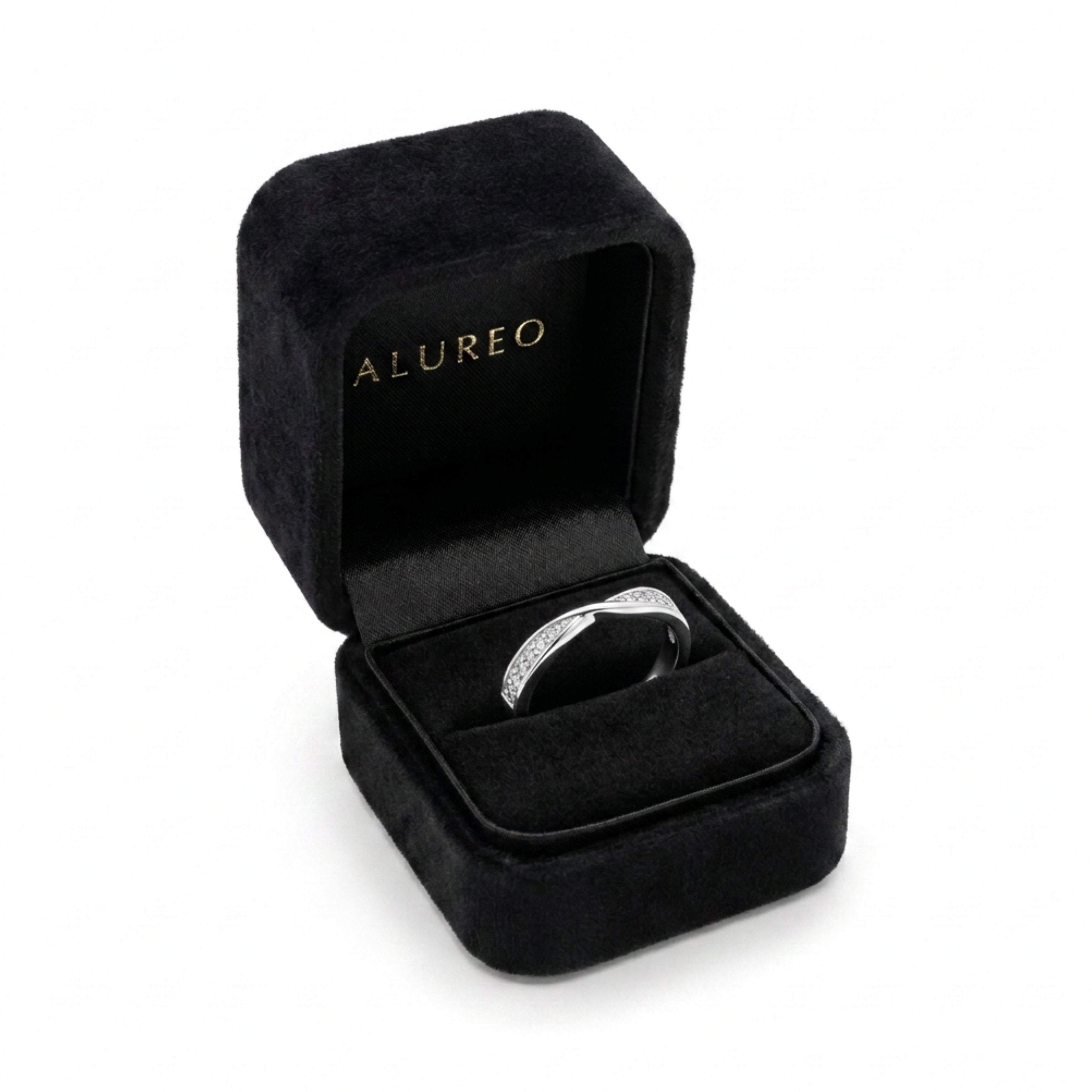 Alureo Twist Band Ring